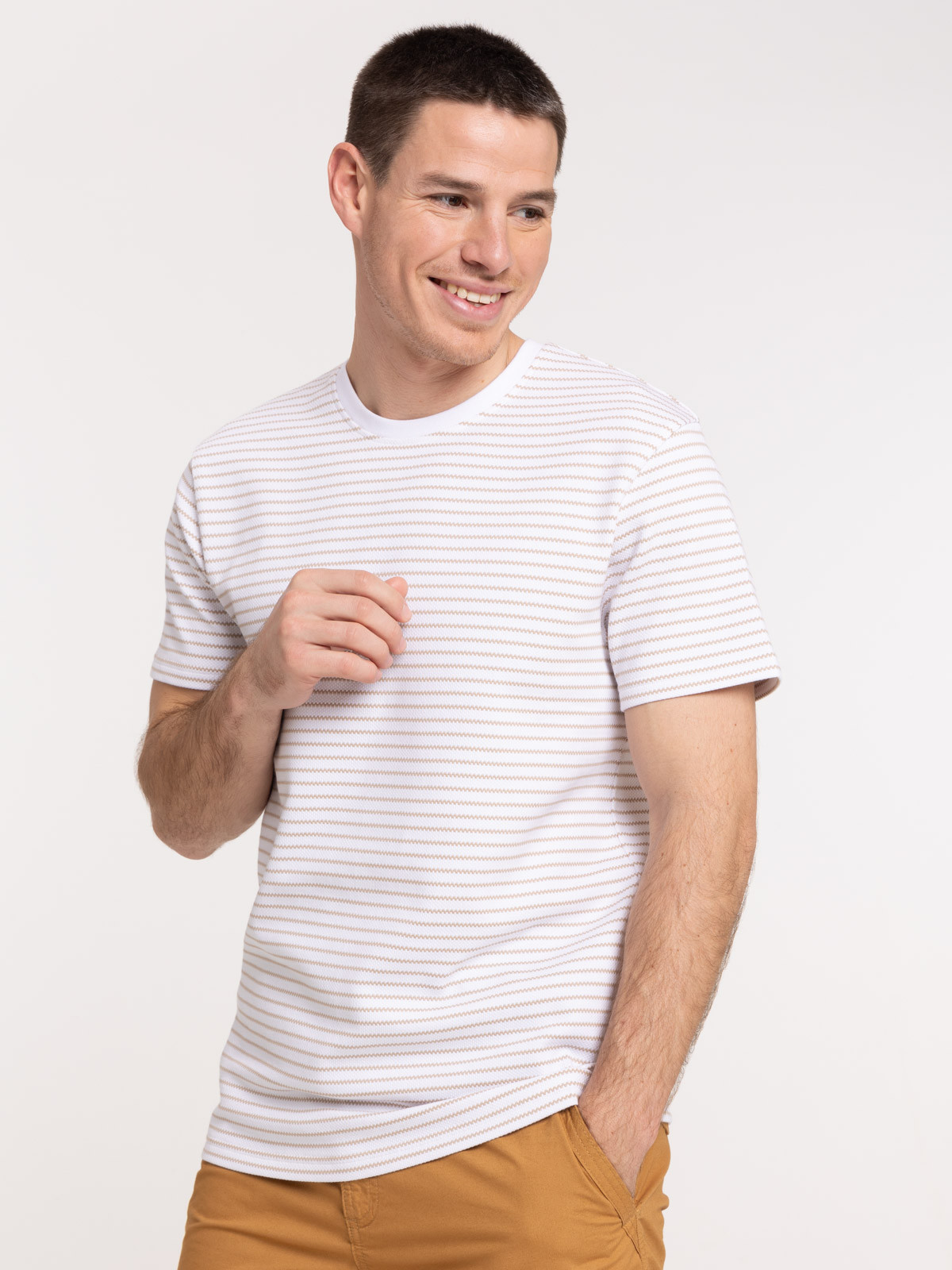 Tee-shirt blanc rayé homme