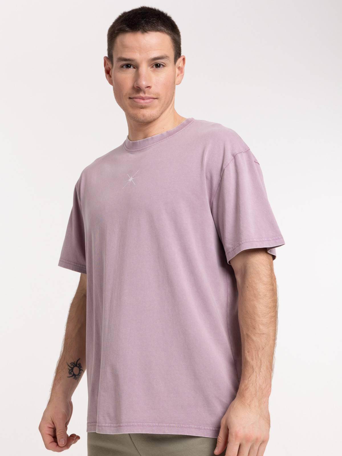 T-shirt imprimé dos violet grisé homme