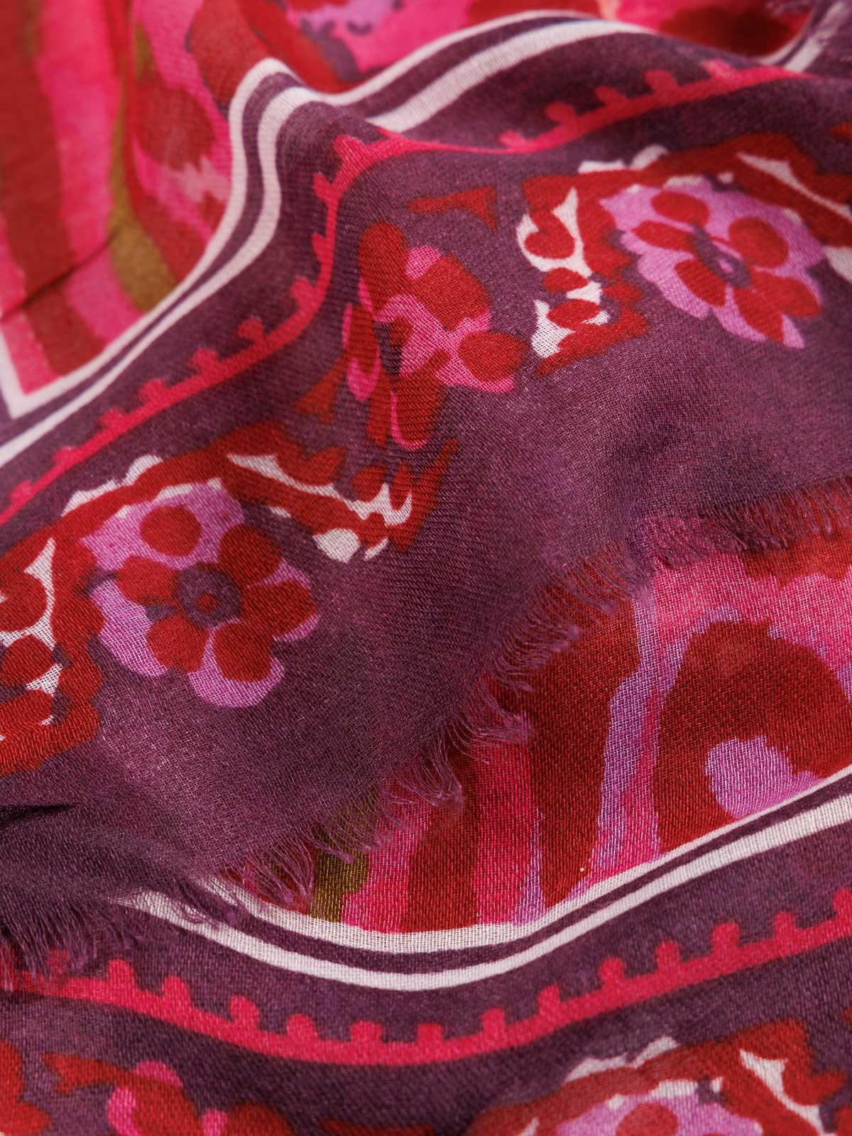 Foulard fushia motif fantaisie femme Foulard fushia motif fantaisie femme