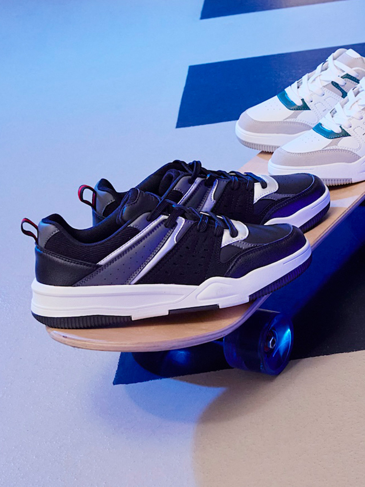Baskets noires homme (40-46)