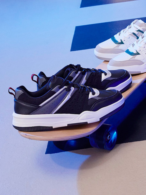 Baskets noires homme (40-46)