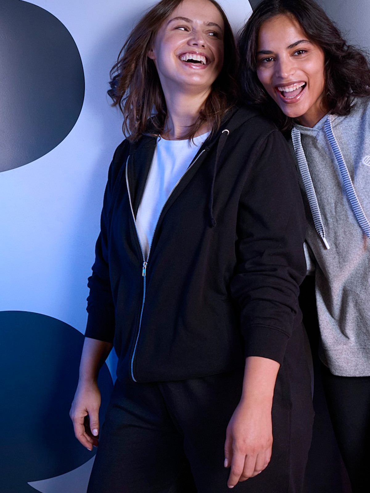 Sweat à capuche noir grande taille femme