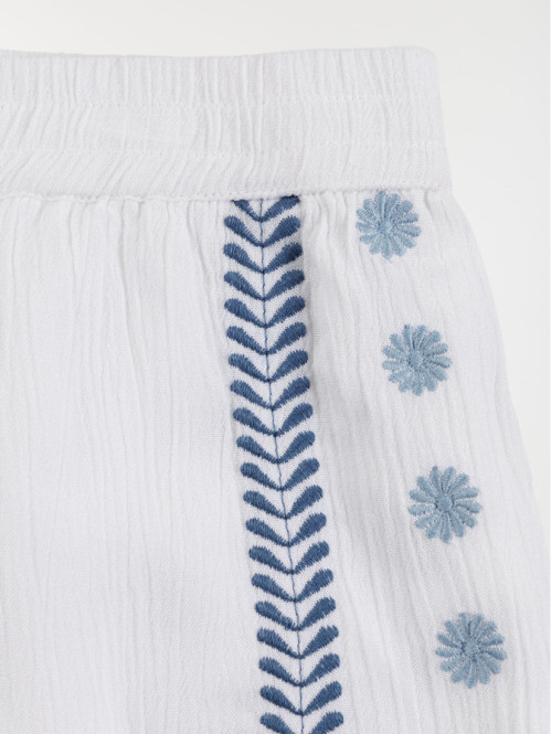 Short broderies fantaisies...