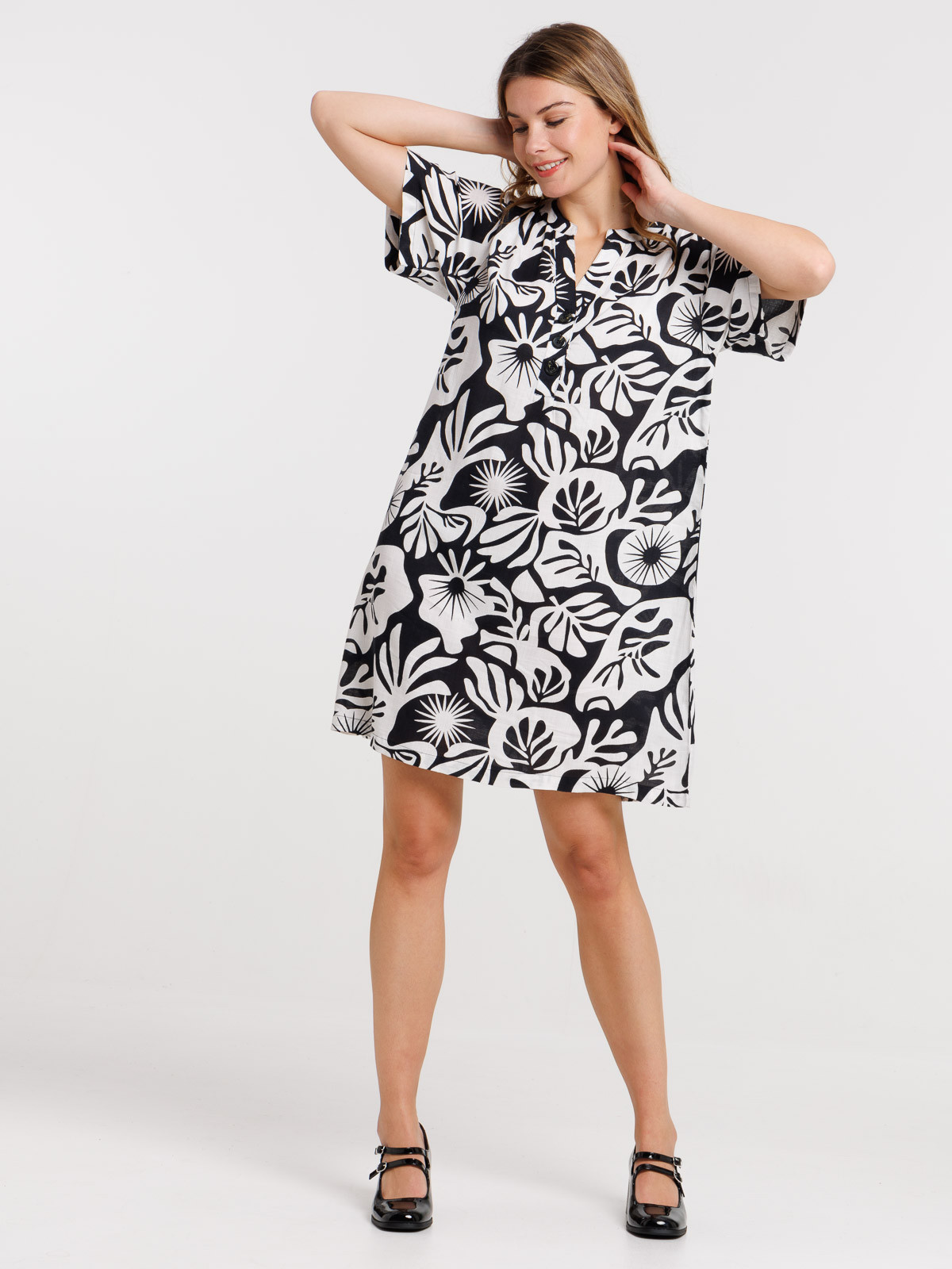 Robe imprimée noire et blanche femme