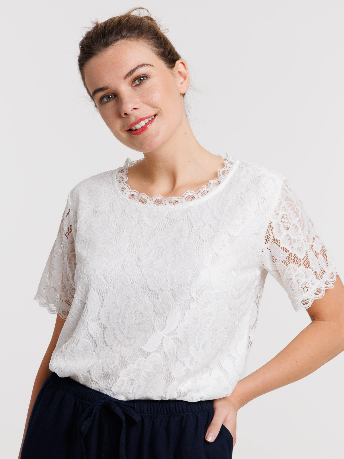 T-shirt dentelle blanc cassé femme