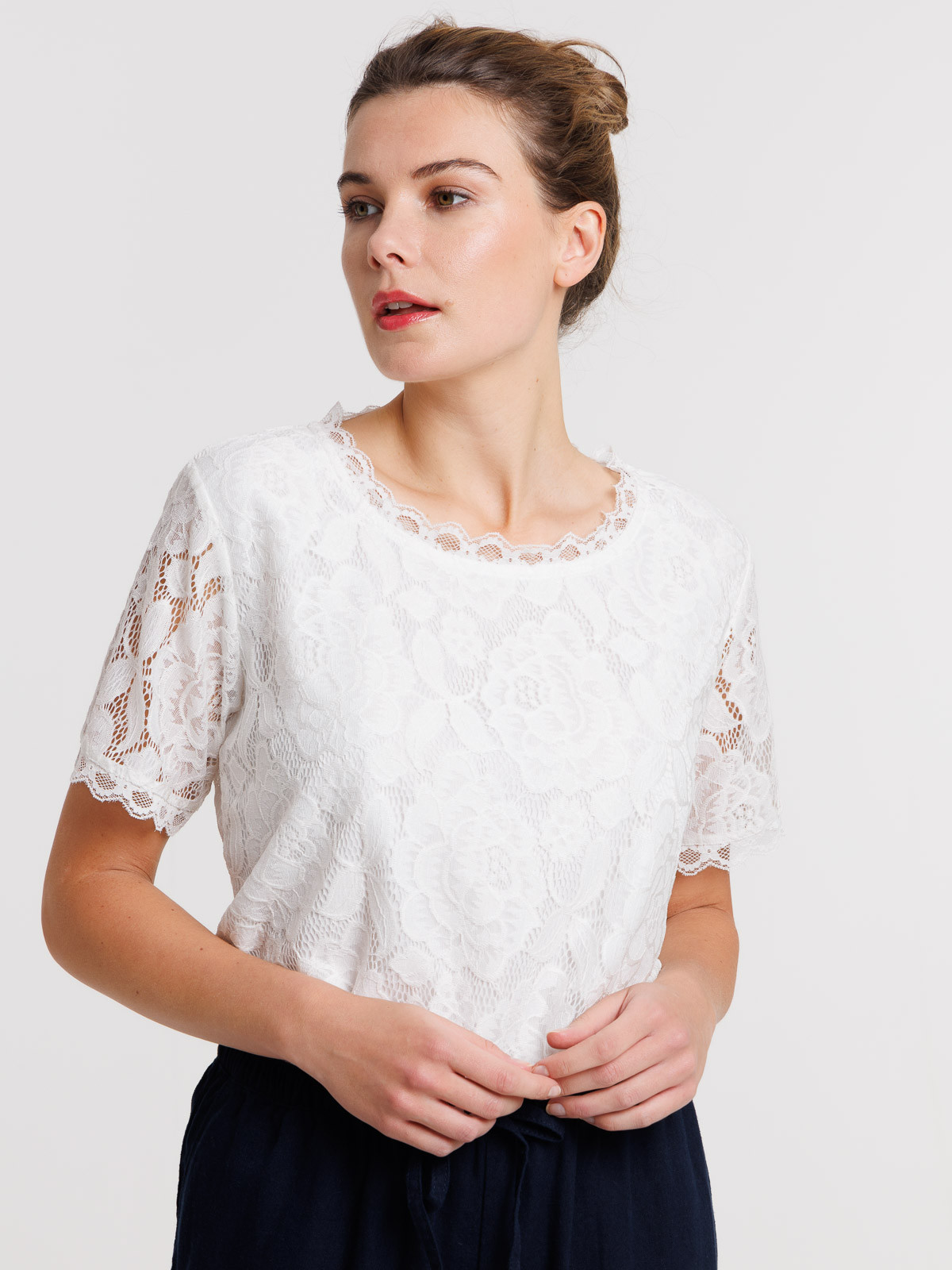 T-shirt dentelle blanc cassé femme