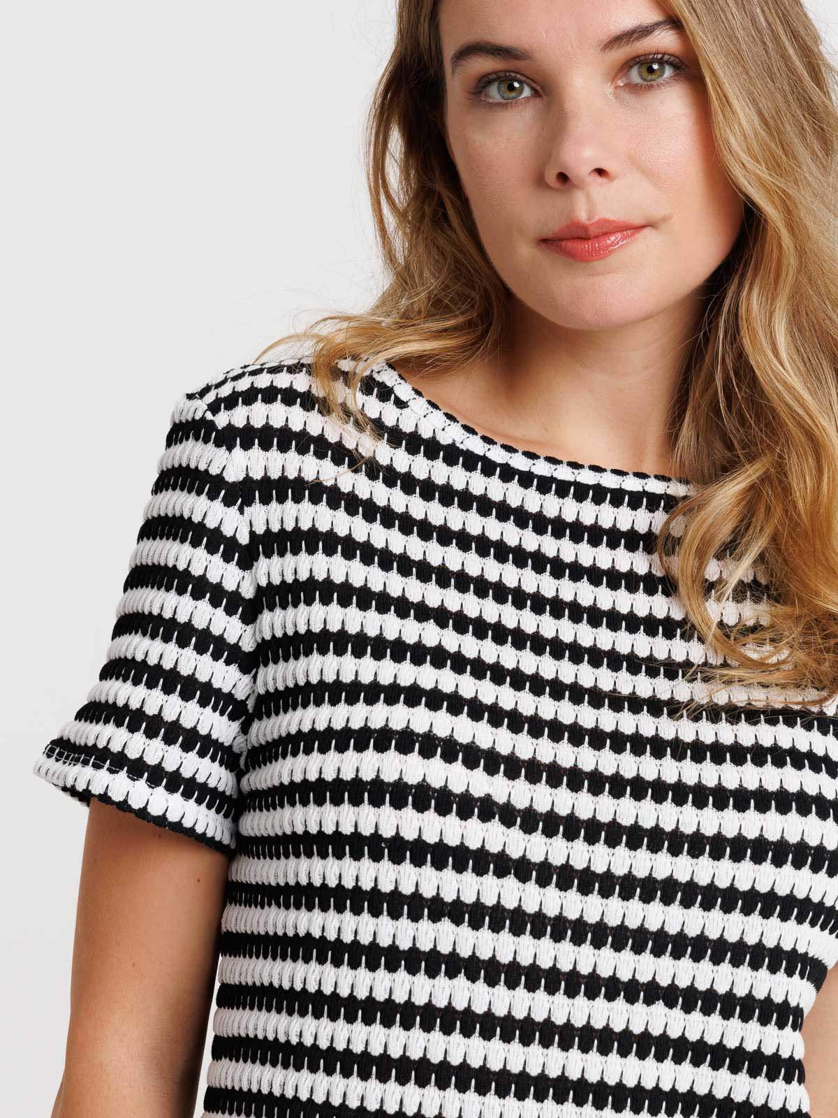 T-shirt rayé écru et noir femme T-shirt rayé écru et noir femme