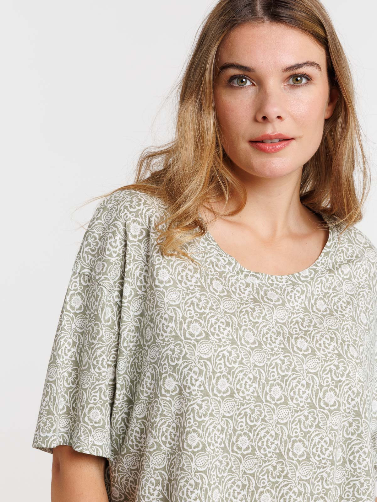 Chemise de nuit fleuri femme Chemise de nuit fleuri femme