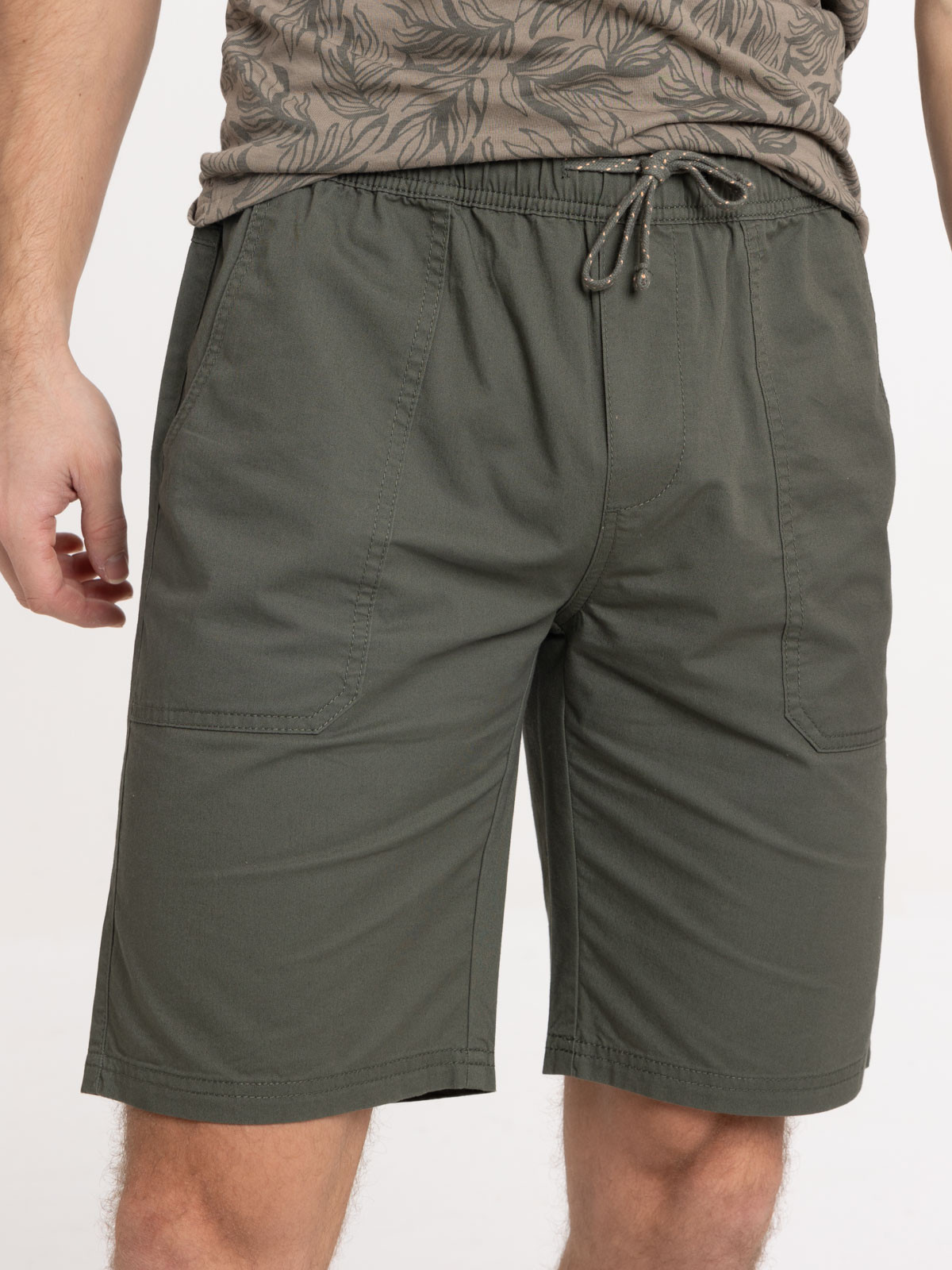 Short coloris olive homme