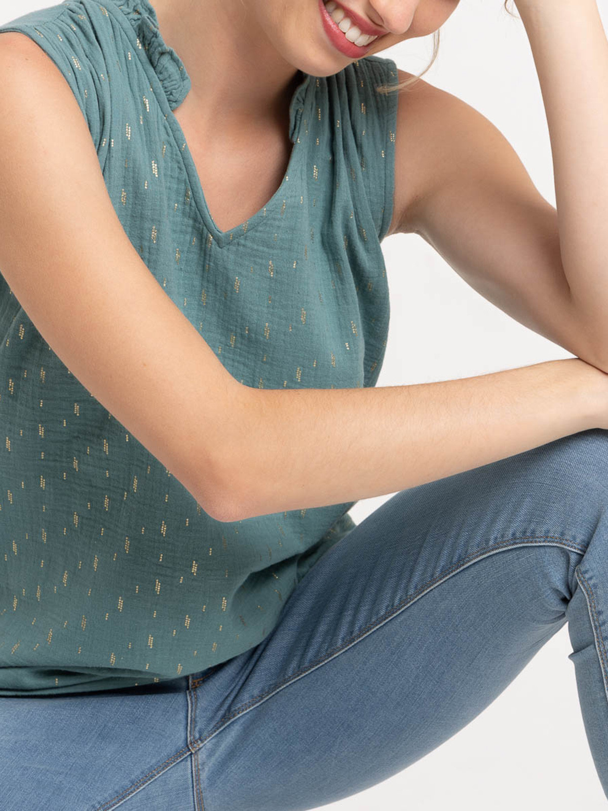 Top vert de gris imprimés dorés femme