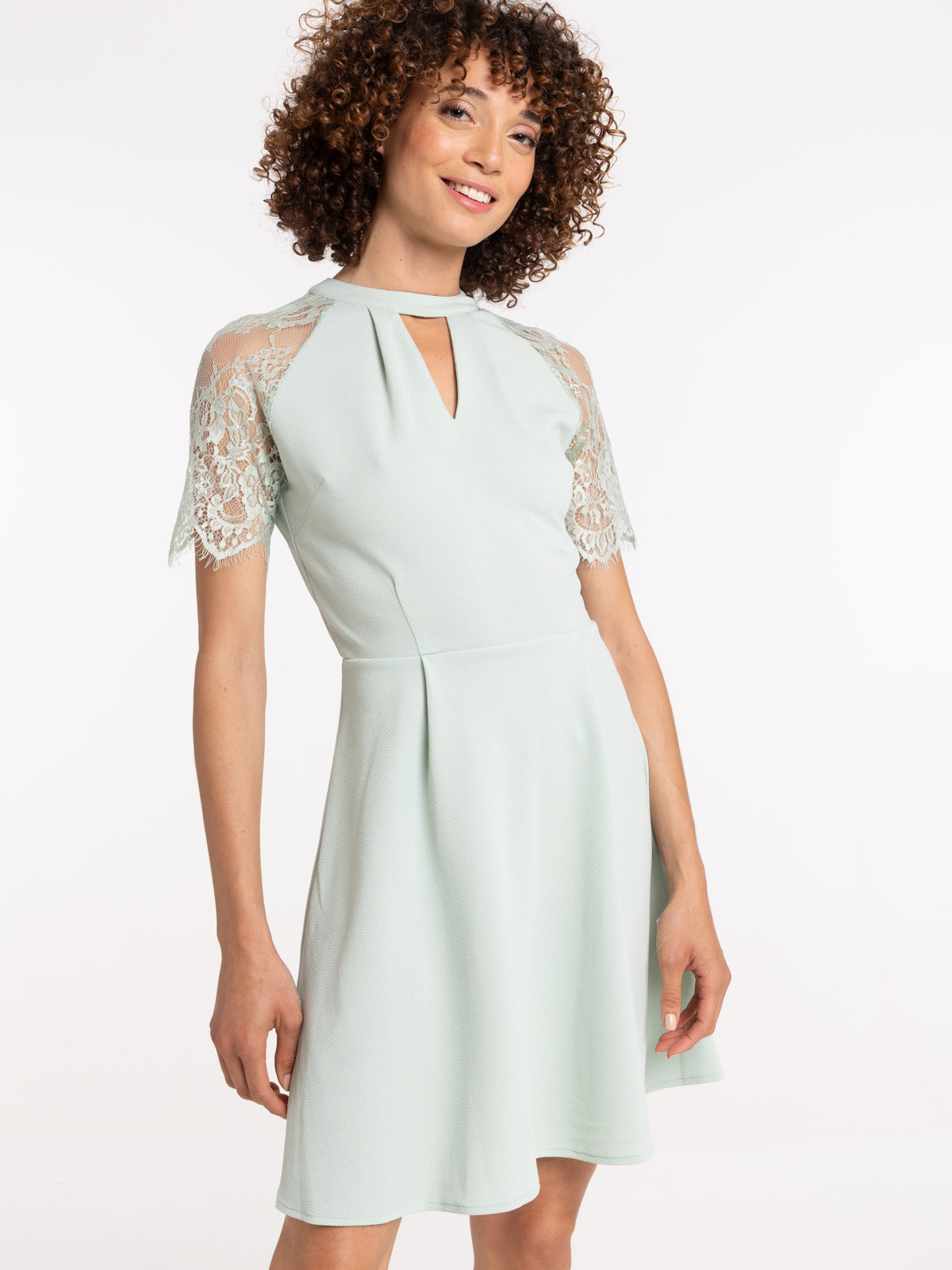 Robe courte manches en dentelle femme