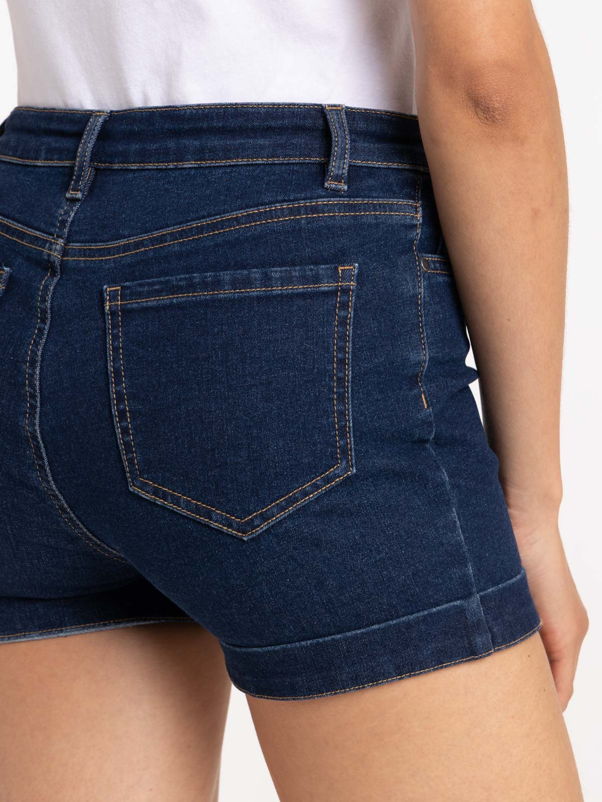 Short en jean brut femme Short en jean brut femme