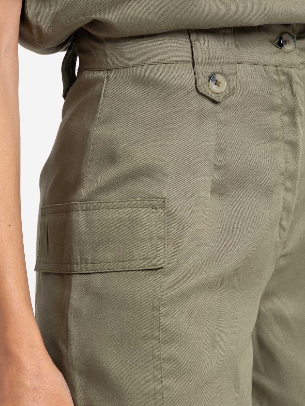 Short cargo coloris trèfle femme