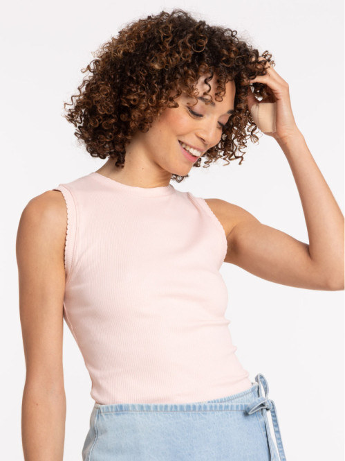 Débardeur bords festonnés...