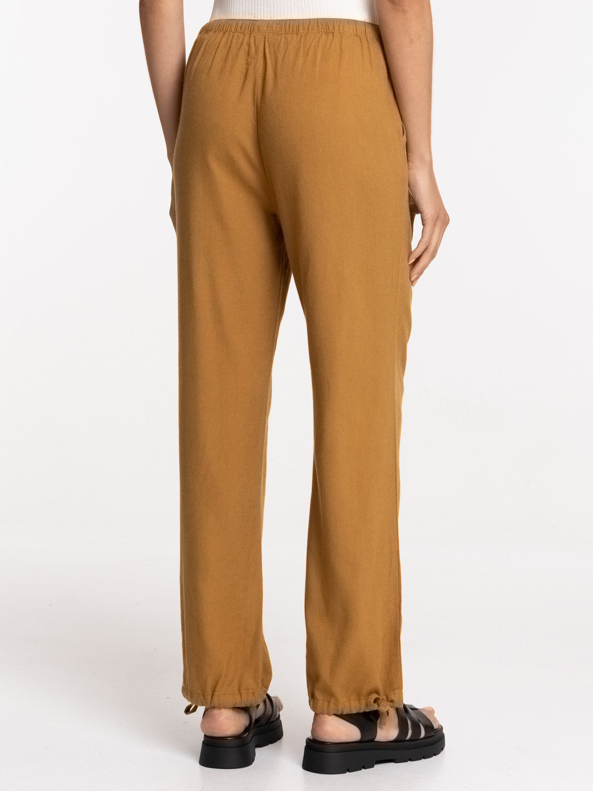 Pantalon en lin coloris bronze femme Pantalon en lin coloris bronze femme
