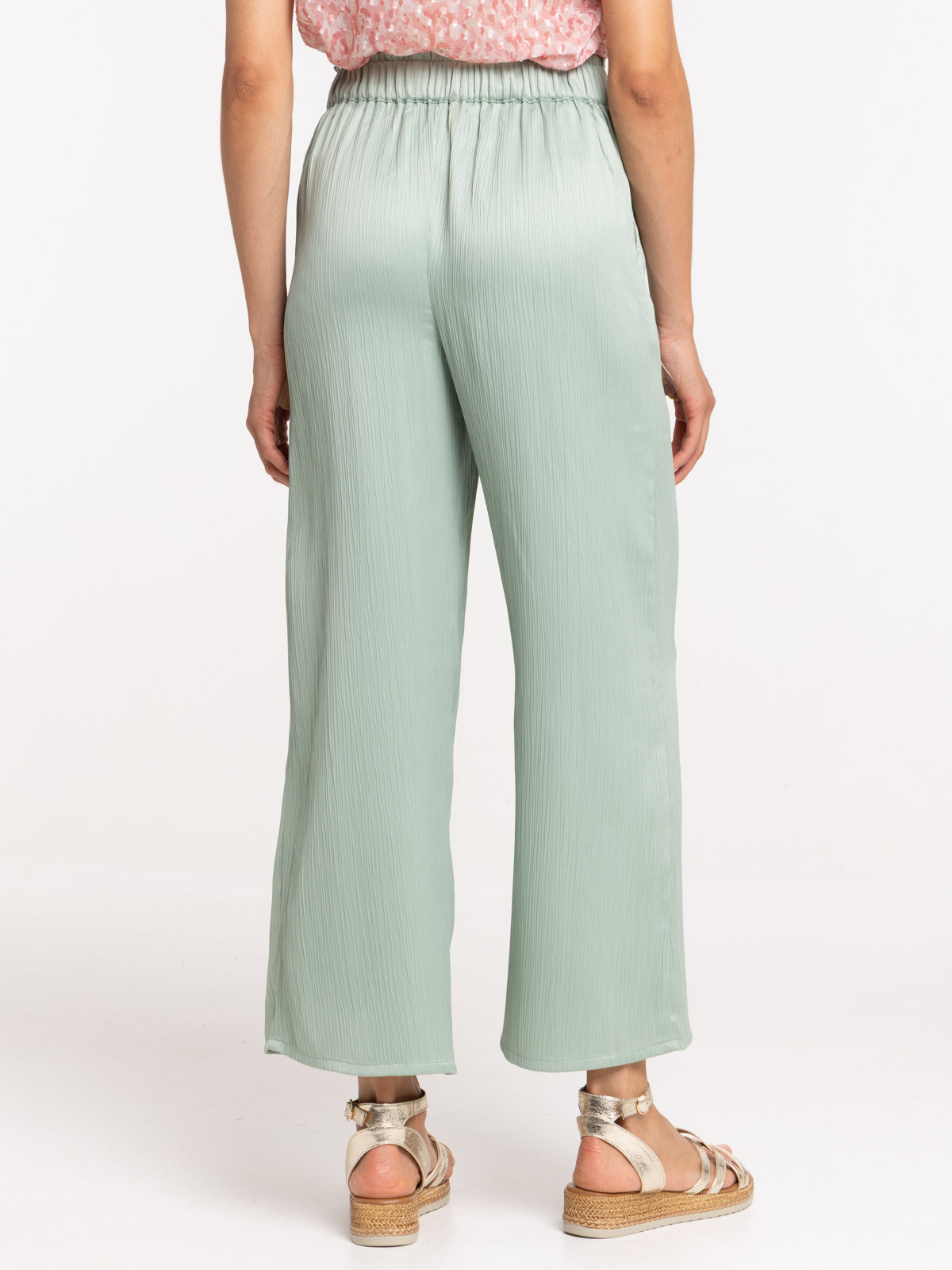 Pantalon effet plissé et satiné femme Pantalon effet plissé et satiné femme