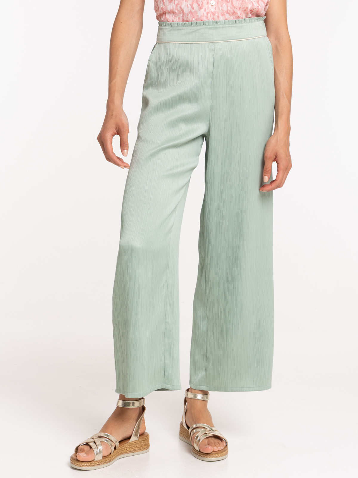 Pantalon effet plissé et satiné femme Pantalon effet plissé et satiné femme