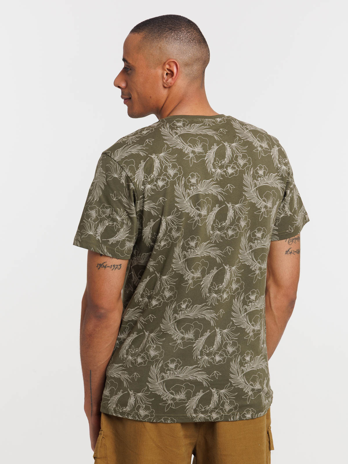 T-shirt col rond motif tropical homme T-shirt col rond motif tropical homme