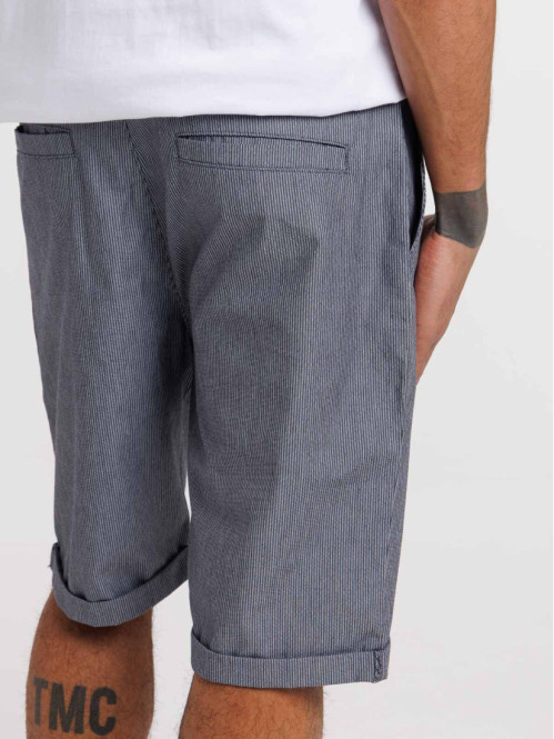 Bermuda rayé avec ceinture...