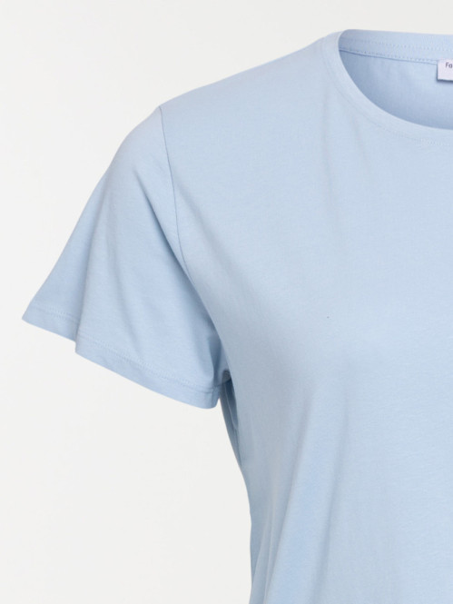 T-shirt bleu pâle grande...