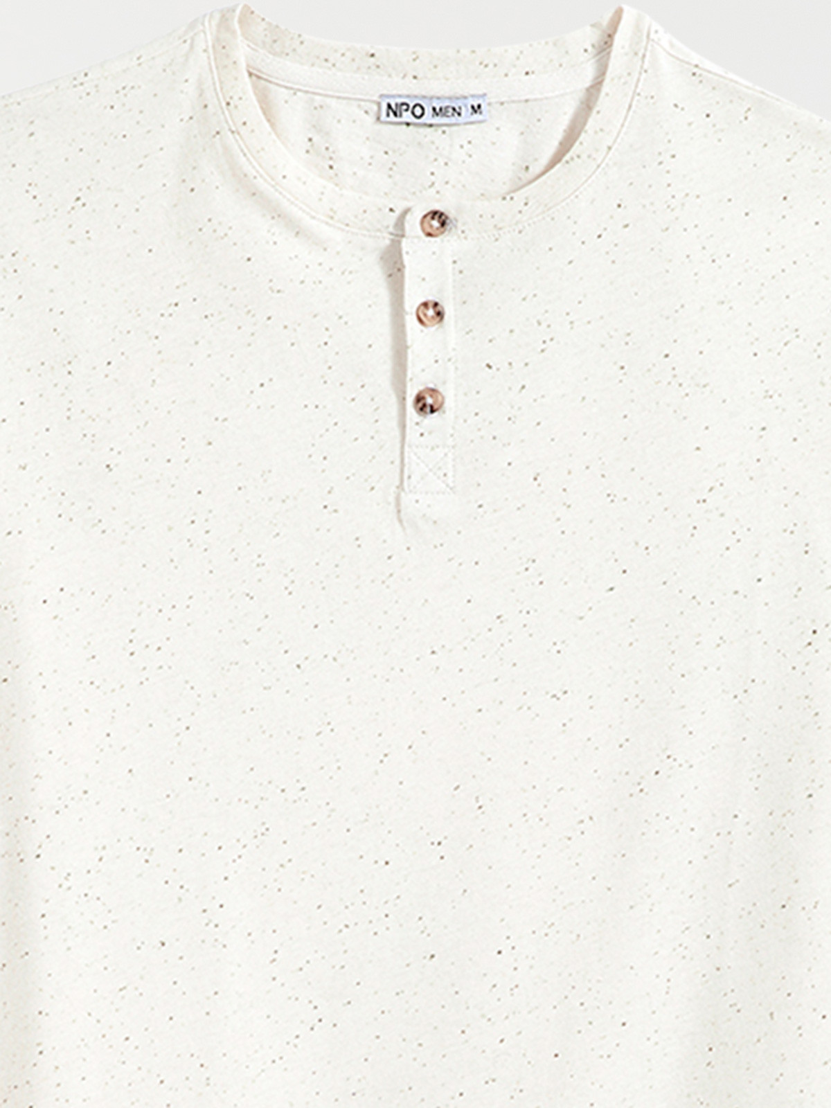 T-shirt écru col rond boutonné homme