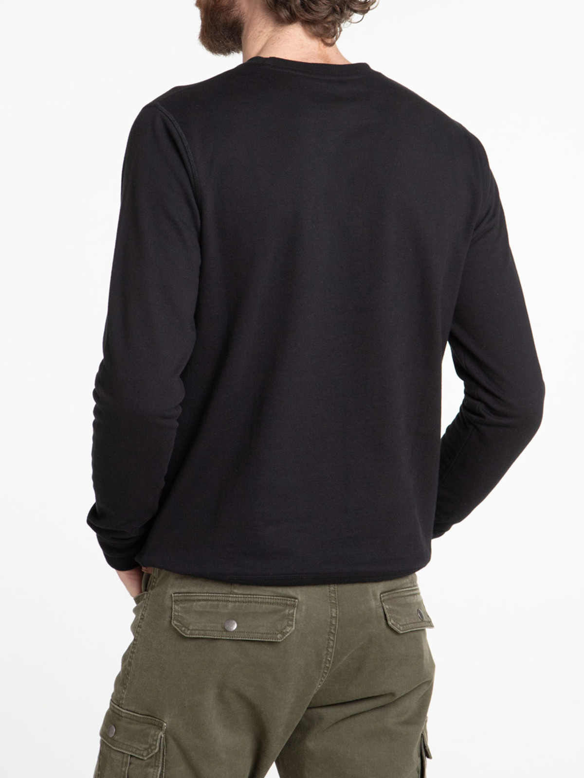 Sweat homme col rond coloris noir Sweat homme col rond coloris noir