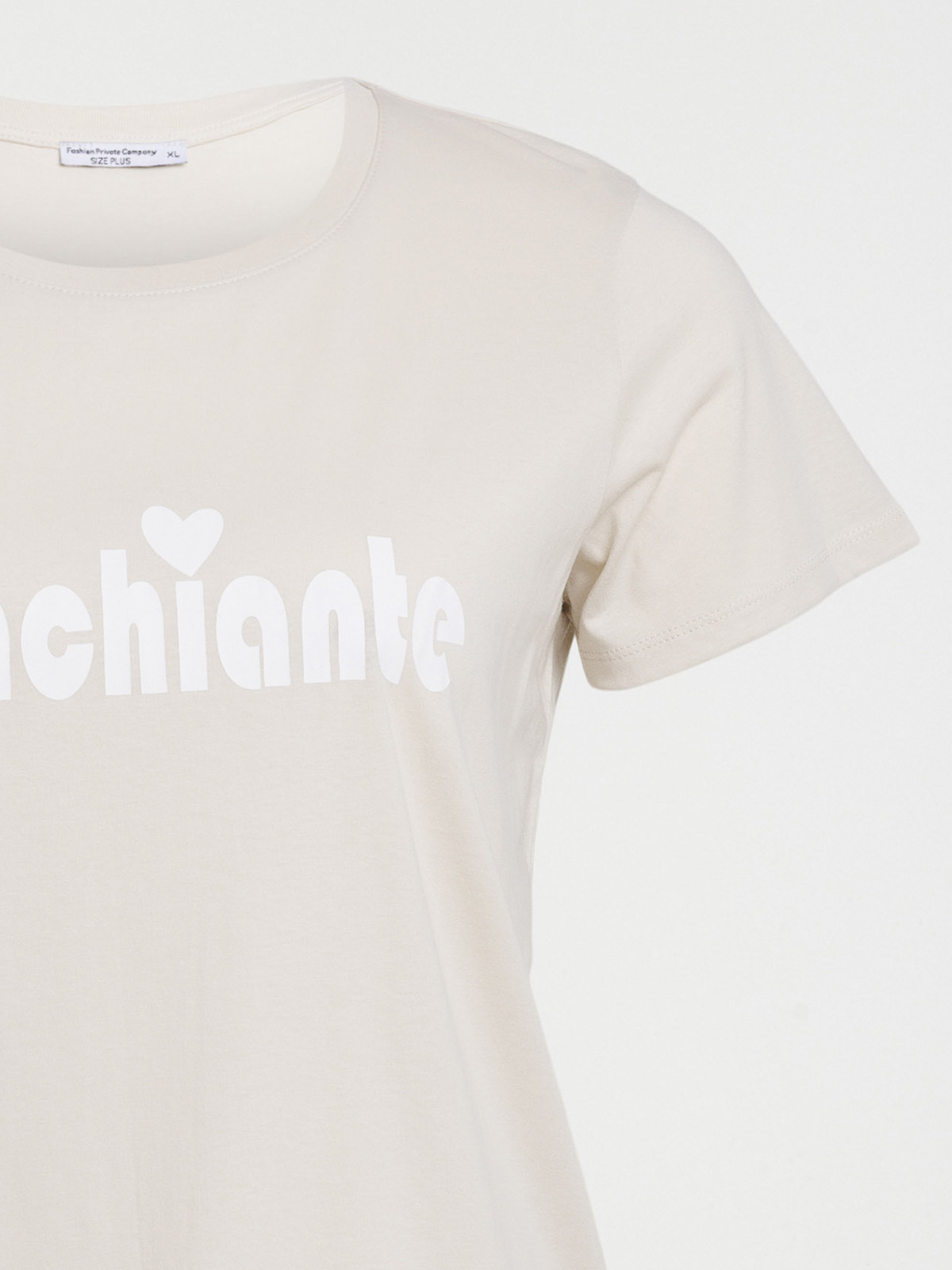 T-shirt attachiante grande taille femme