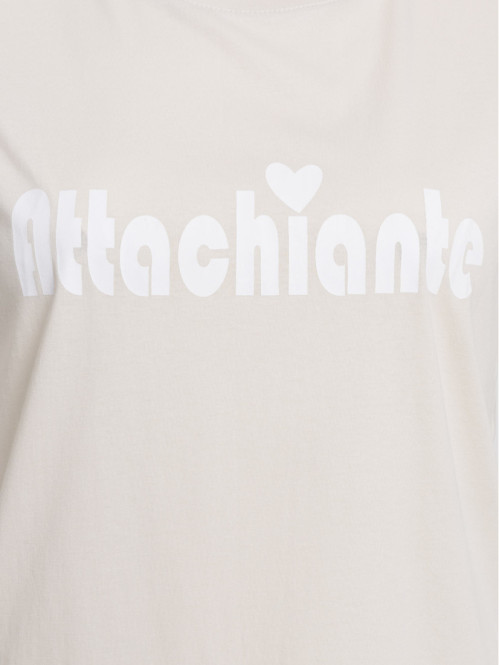 T-shirt attachiante grande...