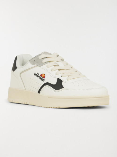 Baskets blanches Ellesse...