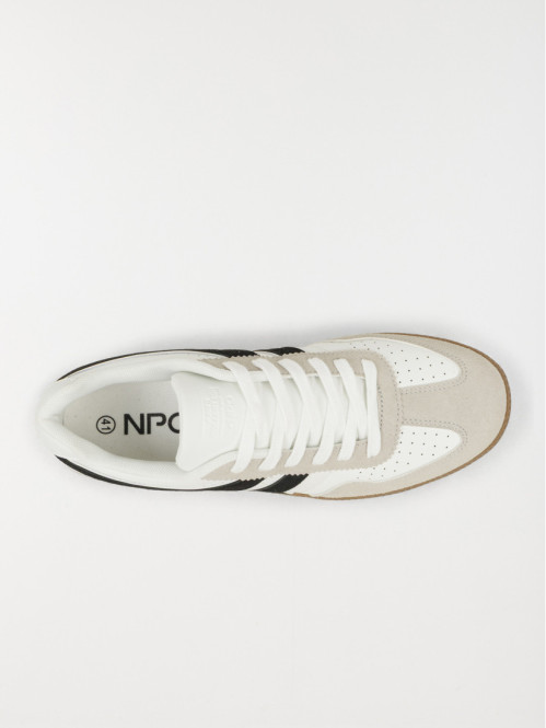 Basket blanche bande noire...