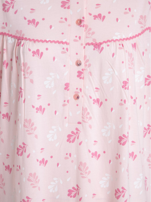 Chemise de nuit fleurie...