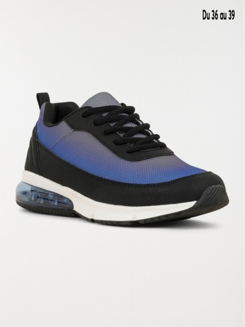 Basket de sport bleue...