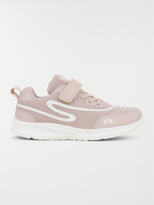 Chaussures de sport roses...