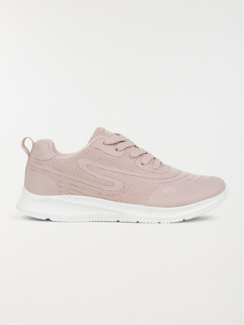 Baskets de sport roses...