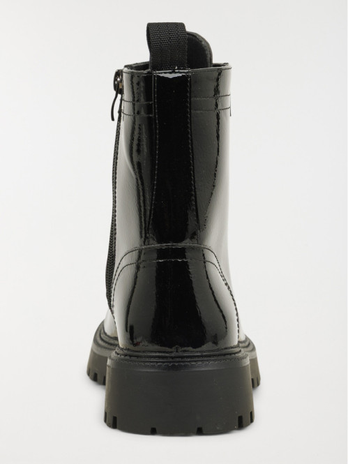 Bottines vernies à lacet...