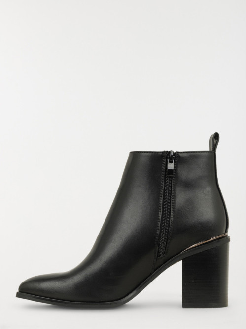 Bottines noires à talon...