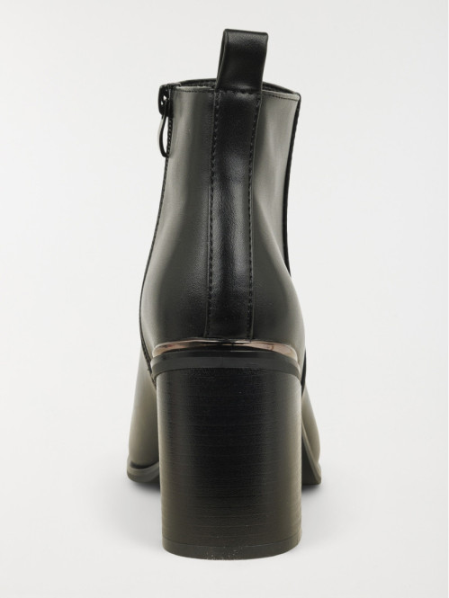 Bottines noires à talon...