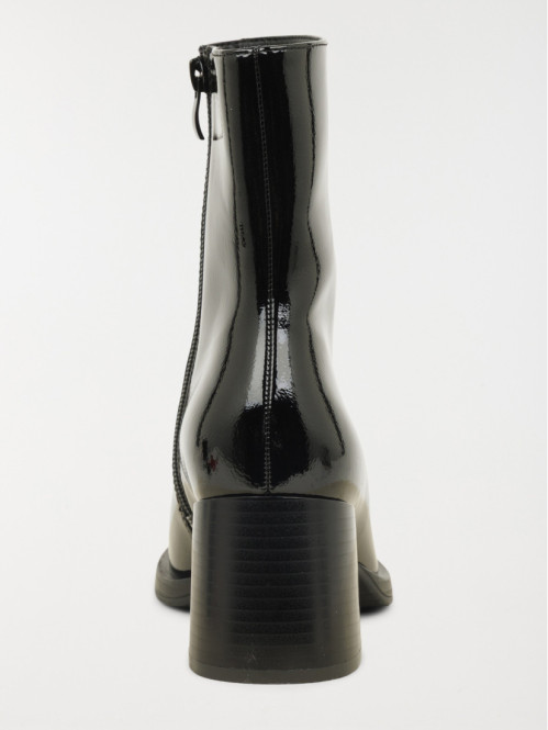 Bottines à talon vernies...