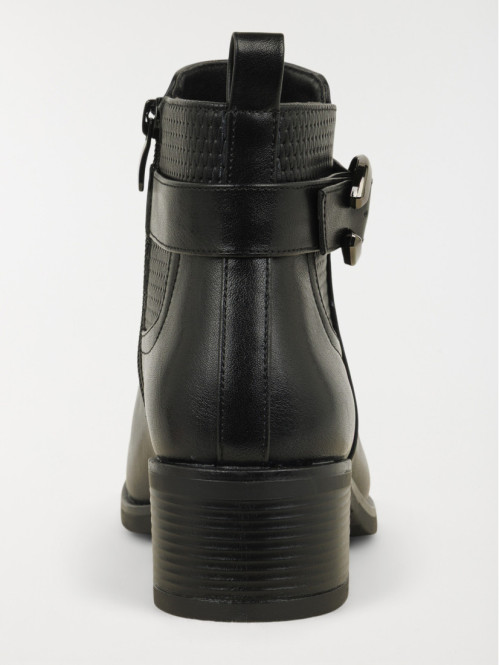 Bottines à talon noires...