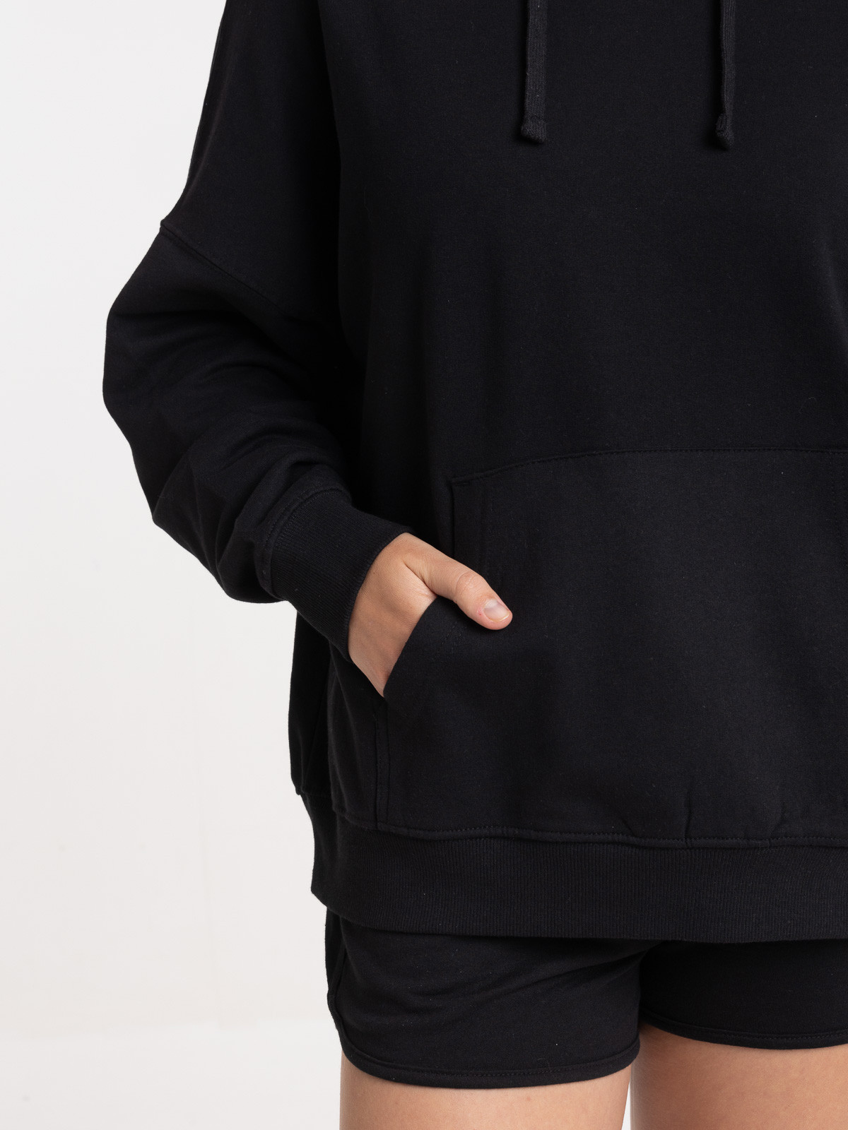 Sweat à capuche noir femme Sweat à capuche noir femme