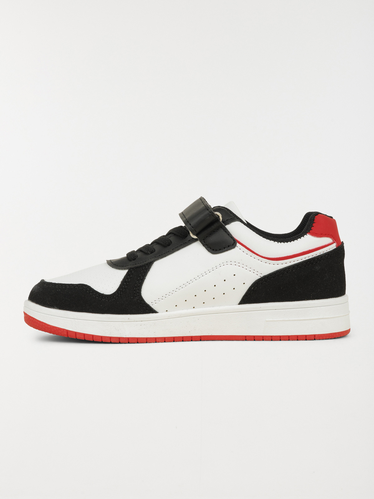 Baskets basses garçon blanc (31-37) Baskets basses garçon blanc (31-37)