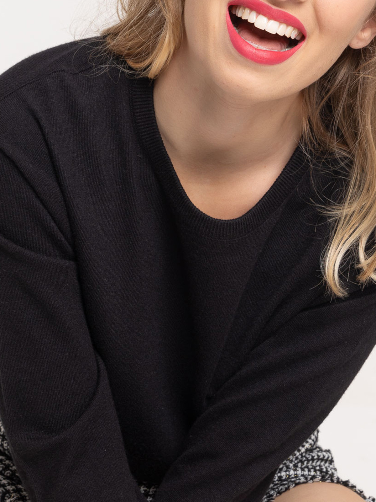 Pull fin col rond coloris noir femme Pull fin col rond coloris noir femme