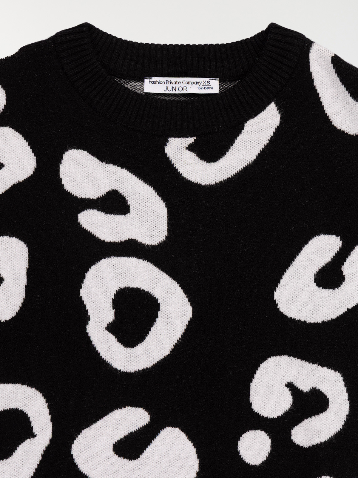 Pull noir col rond motif fille (XXS-M)