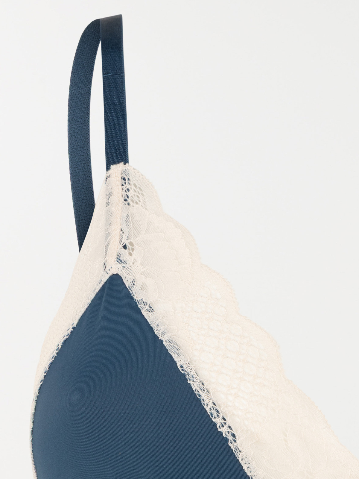 Soutien-gorge triangle femme (85B-95E) Soutien-gorge triangle femme (85B-95E)