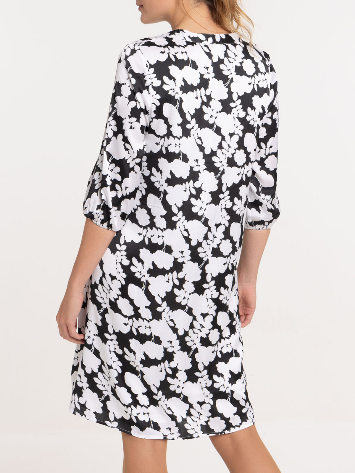 Robe imprimée noire et blanche femme