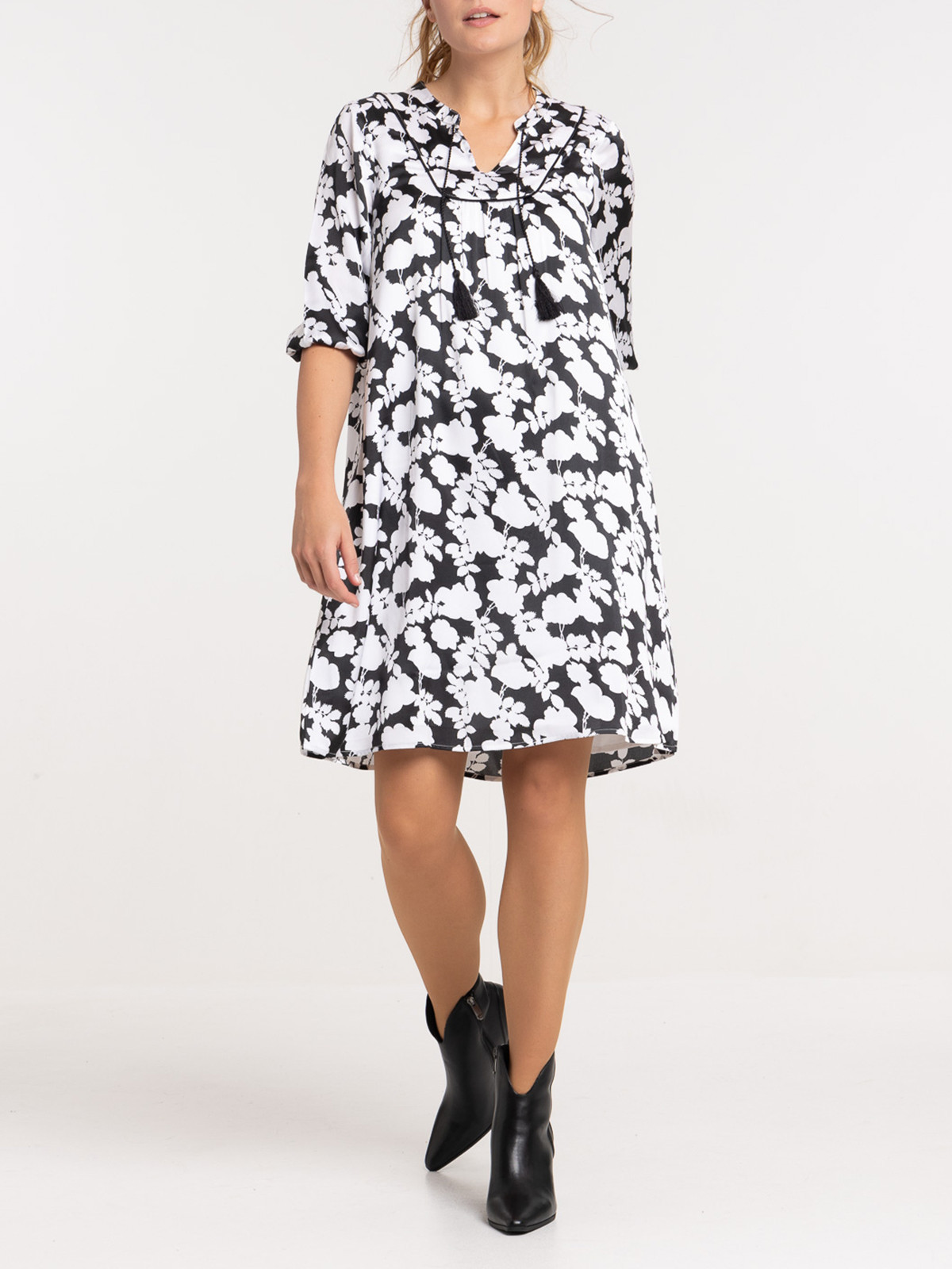 Robe imprimée noire et blanche femme