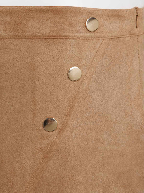 Jupe courte grande taille...