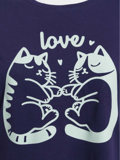 Pyjama love chats femme...