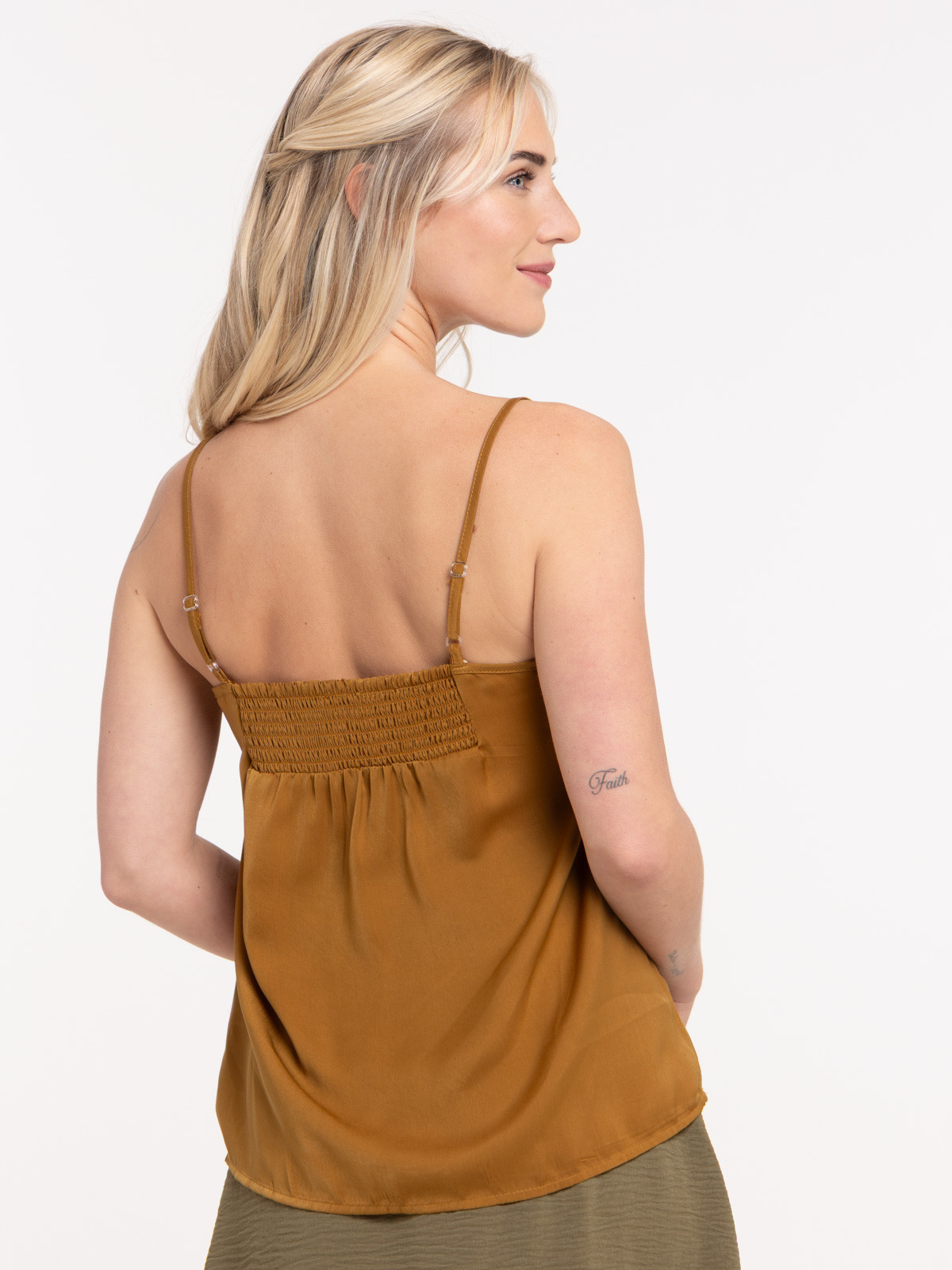 Débardeur à bretelles fluide femme Débardeur à bretelles fluide femme