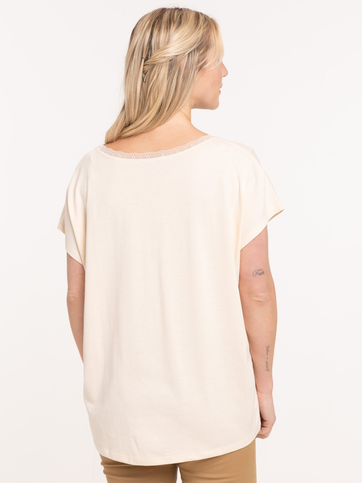 Tee-shirt linen col V dentelle femme